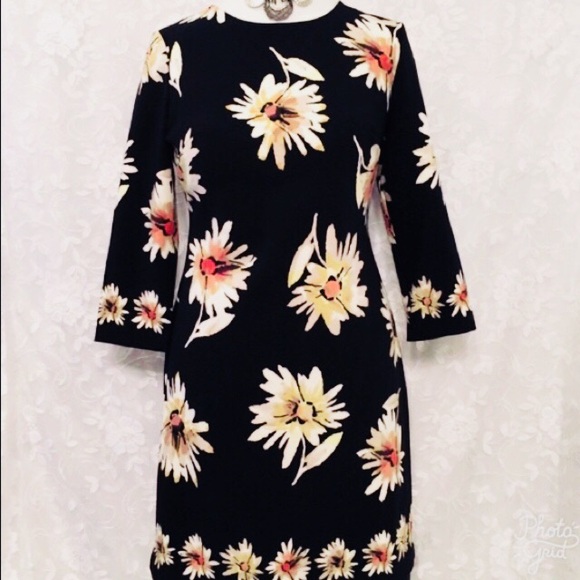 Taylor Dresses Dresses & Skirts - SUNFLOWER/DAISY TAYLOR DRESS! NEW WITH TAGS!